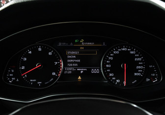 Подержанный автомобиль Audi A6 Sedan 2020 года (12 фото)