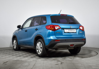 Подержанный автомобиль Suzuki Vitara 2016 года (7 фото)