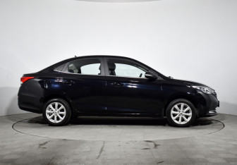 Подержанный автомобиль Changan Alsvin 2023 года (4 фото)