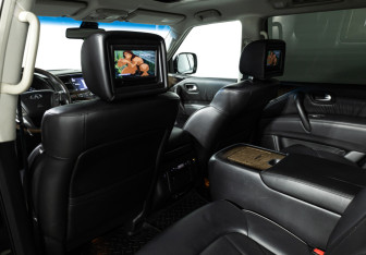 Подержанный автомобиль Infiniti QX80 2014 года (24 фото)