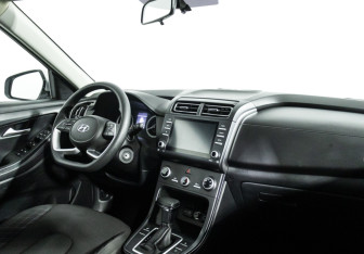 Подержанный автомобиль Hyundai Creta 2021 года (9 фото)