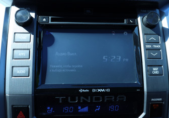 Подержанный автомобиль Toyota Tundra 2013 года (13 фото)