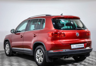 Подержанный автомобиль Volkswagen Tiguan 2011 года (7 фото)