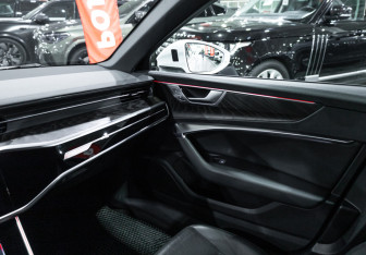 Подержанный автомобиль Audi A6 Sedan 2020 года (31 фото)