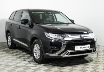 Подержанный автомобиль Mitsubishi Outlander 2020 года (3 фото)
