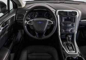 Подержанный автомобиль Ford Mondeo Sedan 2016 года (10 фото)