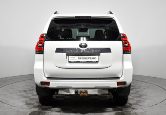 Подержанный автомобиль Toyota Land Cruiser Prado 2022 года (6 фото)