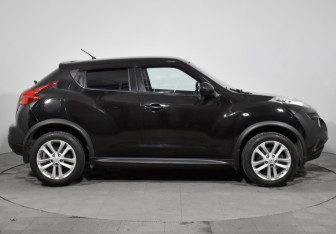 Подержанный автомобиль Nissan Juke 2014 года (4 фото)