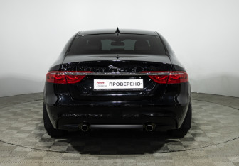 Подержанный автомобиль Jaguar XF Sedan 2016 года (6 фото)