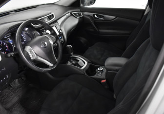 Подержанный автомобиль Nissan X-Trail 2015 года (9 фото)