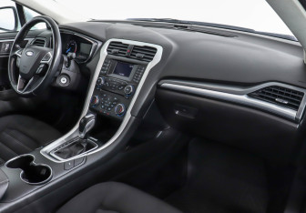 Подержанный автомобиль Ford Mondeo Sedan 2017 года (10 фото)