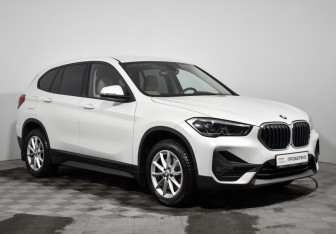 Подержанный автомобиль BMW X1 2020 года (3 фото)