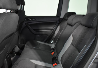 Подержанный автомобиль Skoda Yeti 2015 года (12 фото)