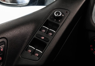 Подержанный автомобиль Volkswagen Tiguan 2012 года (15 фото)