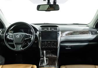 Подержанный автомобиль Toyota Camry Sedan 2016 года (13 фото)