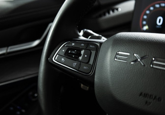 Подержанный автомобиль Exeed LX 2023 года (18 фото)