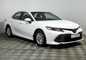 Подержанный автомобиль Toyota Camry Sedan 2018 года (3 фото)