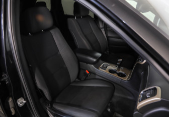 Подержанный автомобиль Jeep Grand Cherokee 2013 года (26 фото)