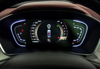 Подержанный автомобиль Geely Coolray 2020 года (21 фото)
