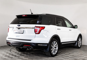 Подержанный автомобиль Ford Explorer 2019 года (5 фото)