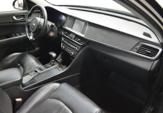 Подержанный автомобиль Kia Optima Sedan 2017 года (12 фото)