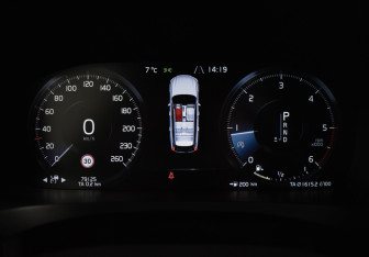 Подержанный автомобиль Volvo V90 Cross Country 2019 года (20 фото)