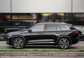 Подержанный автомобиль Geely Monjaro 2022 года (9 фото)