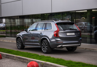 Подержанный автомобиль Volvo XC90 2019 года (8 фото)