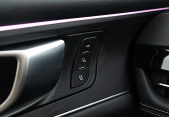 Подержанный автомобиль Changan UNI-K 2022 года (20 фото)