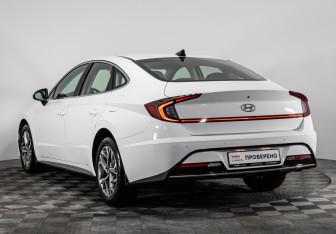 Подержанный автомобиль Hyundai Sonata 2020 года (8 фото)