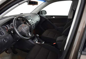 Подержанный автомобиль Volkswagen Tiguan 2014 года (9 фото)