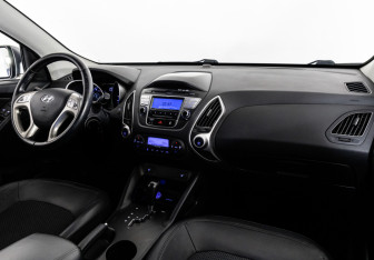 Подержанный автомобиль Hyundai ix35 2012 года (9 фото)