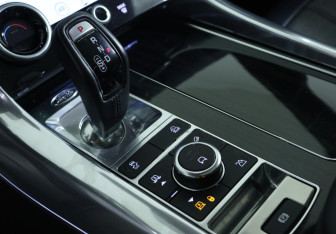 Подержанный автомобиль Land Rover Range Rover Sport 2020 года (14 фото)
