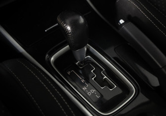 Подержанный автомобиль Mitsubishi Outlander 2018 года (16 фото)