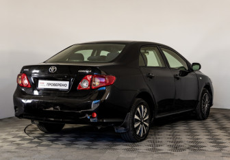Подержанный автомобиль Toyota Corolla Sedan 2008 года (4 фото)