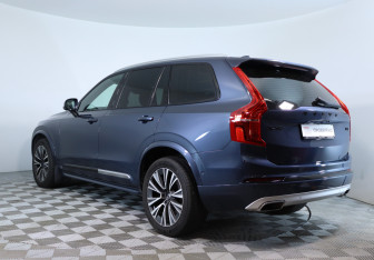 Подержанный автомобиль Volvo XC90 2020 года (8 фото)