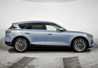 Подержанный автомобиль Voyah Free 2023 года (5 фото)