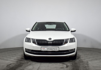 Подержанный автомобиль Skoda Octavia Liftback 2018 года (2 фото)