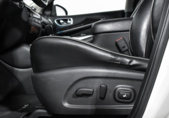 Подержанный автомобиль Infiniti QX60 2014 года (13 фото)