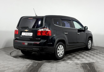 Подержанный автомобиль Chevrolet Orlando 2011 года (5 фото)