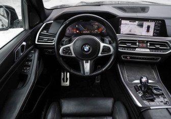 Подержанный автомобиль BMW X5 2019 года (12 фото)