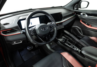Подержанный автомобиль Geely Coolray 2023 года (11 фото)