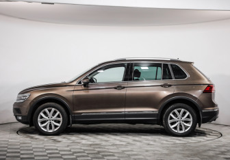 Подержанный автомобиль Volkswagen Tiguan 2018 года (8 фото)