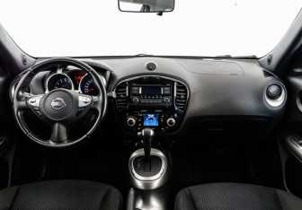 Подержанный автомобиль Nissan Juke 2013 года (10 фото)