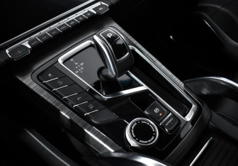Подержанный автомобиль Geely Atlas Pro 2023 года (11 фото)