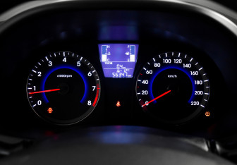 Подержанный автомобиль Hyundai Solaris Hatchback 2015 года (17 фото)