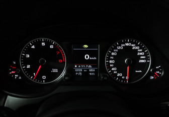 Подержанный автомобиль Audi Q5 2013 года (12 фото)