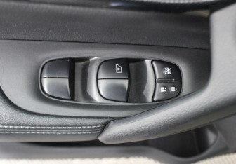 Подержанный автомобиль Nissan X-Trail 2015 года (6 фото)