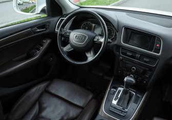 Подержанный автомобиль Audi Q5 2013 года (10 фото)