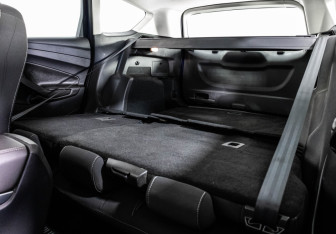 Подержанный автомобиль Ford Kuga 2017 года (19 фото)